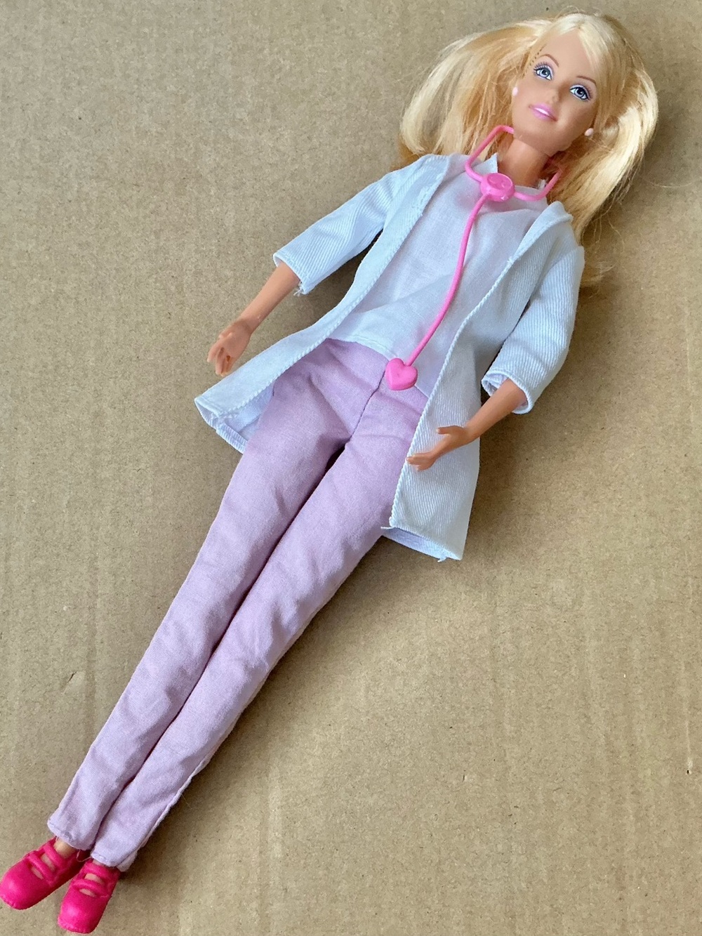 Barbie happy family baby doctor doll in original clothes 2003 vintage